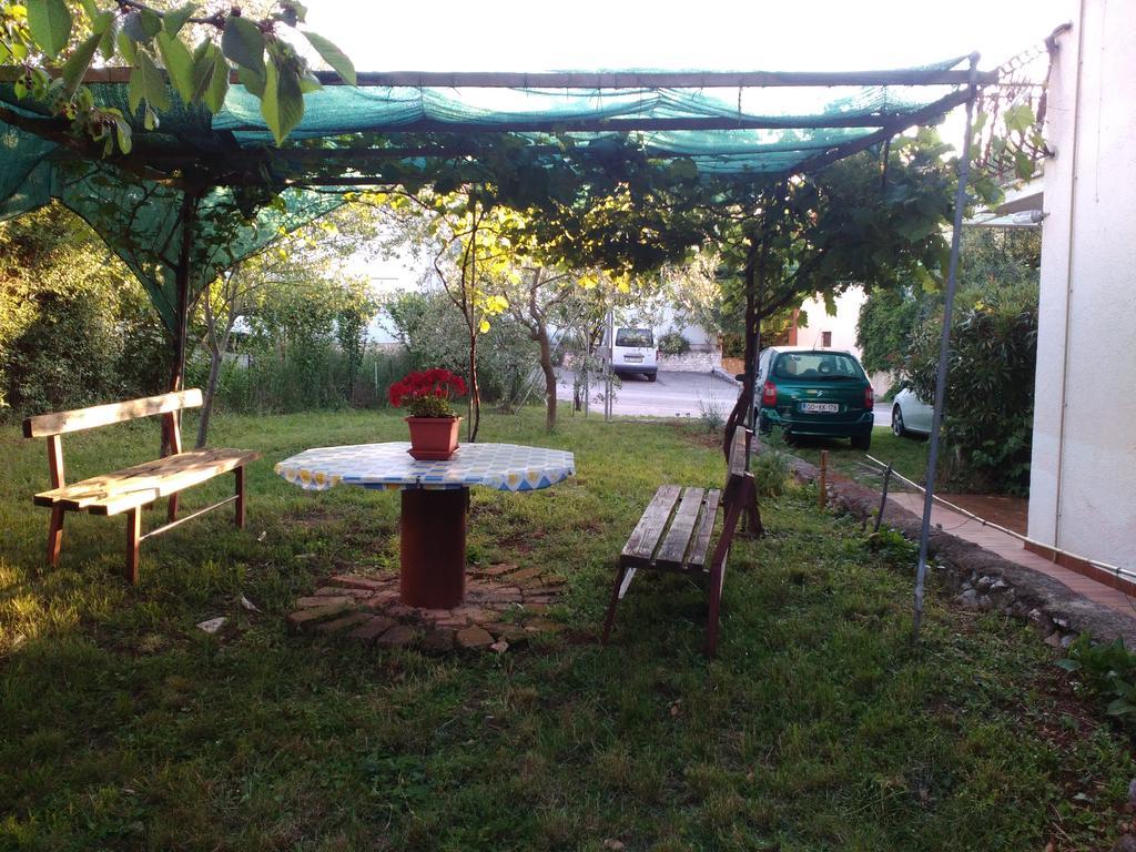 Apartment Studio Zvonka Zambratija  Εξωτερικό φωτογραφία